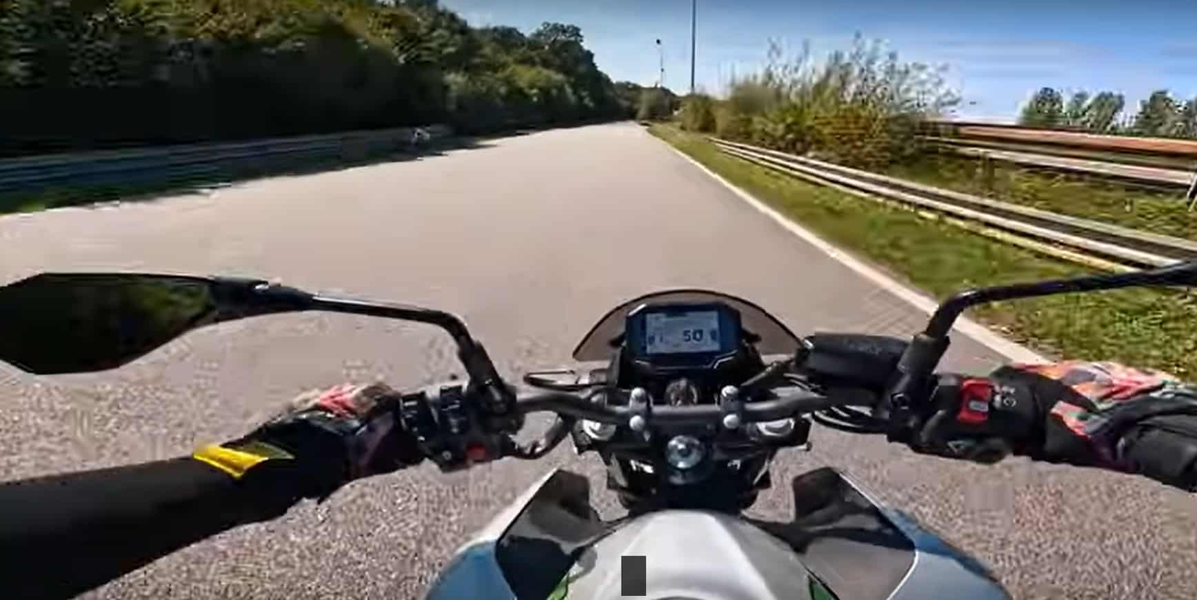 Est ce possible de faire un wheeling avec la Kawasaki Hybride ?