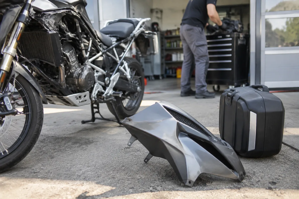 Honda CB1000GT : carénage intégral, valise réduite, e-clutch — découvrez ses secrets